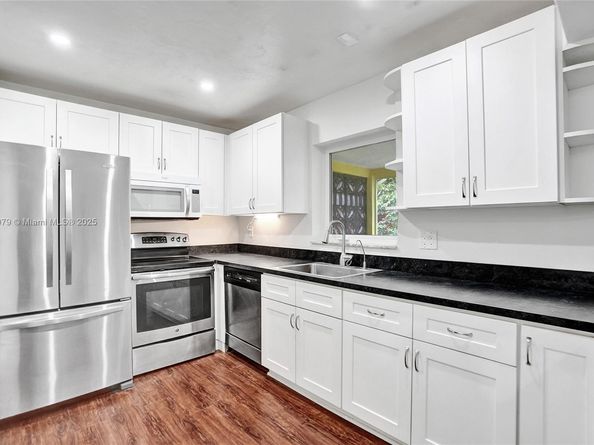 7804 SW 5th St, North Lauderdale FL 33068