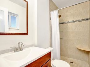 7804 SW 5th St, North Lauderdale FL 33068