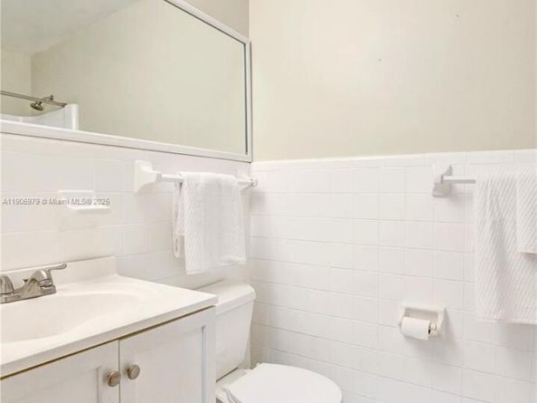 7804 SW 5th St, North Lauderdale FL 33068