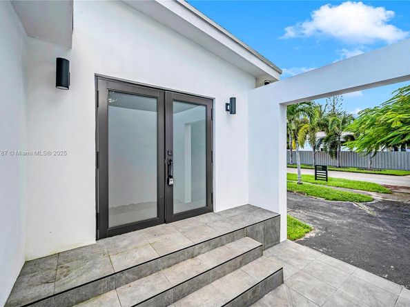 3051 SW 84th Ct, Miami FL 33155