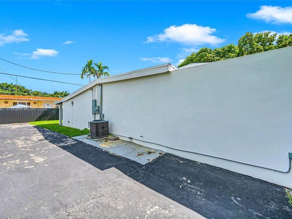 3051 SW 84th Ct, Miami FL 33155