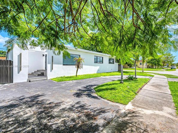 3051 SW 84th Ct, Miami FL 33155
