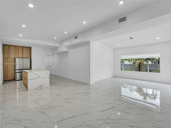 3051 SW 84th Ct, Miami FL 33155