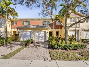 7717 Paddock Pl, Davie FL 33328