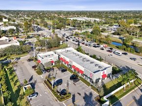 7717 Paddock Pl, Davie FL 33328