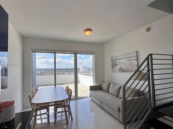 60 SW 13th St 1115, Miami FL 33130