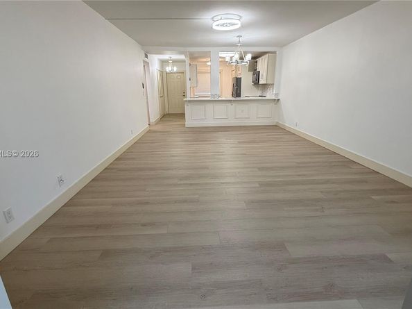 370 NW 76th Ave 204, Margate FL 33063