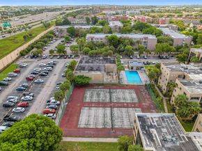 8635 NW 8th St 103, Miami FL 33126