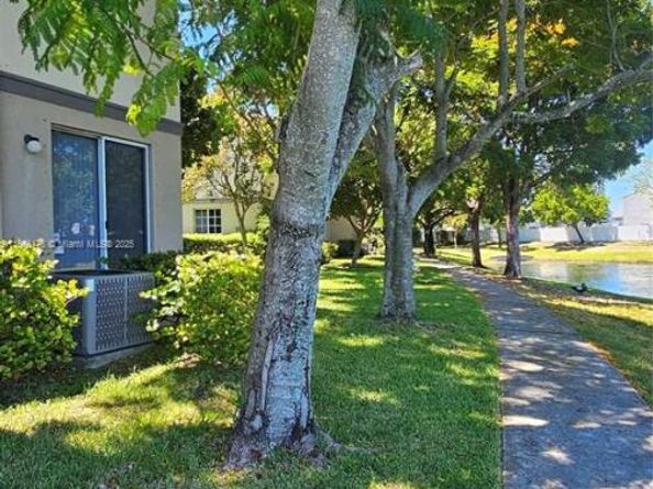 2014 Marsh Harbor Dr, Riviera Beach FL 33404