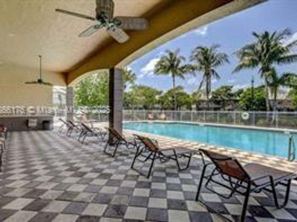 2014 Marsh Harbor Dr, Riviera Beach FL 33404