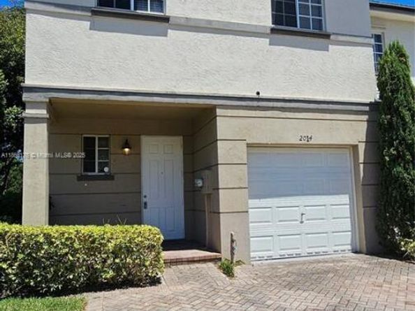 2014 Marsh Harbor Dr, Riviera Beach FL 33404