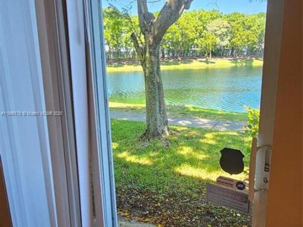 2014 Marsh Harbor Dr, Riviera Beach FL 33404