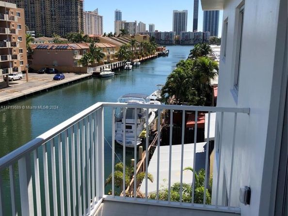 3755 NE 167th St 37, North Miami Beach FL 33160