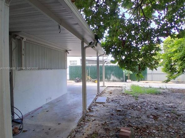 3052 SW 6th St, Miami FL 33135