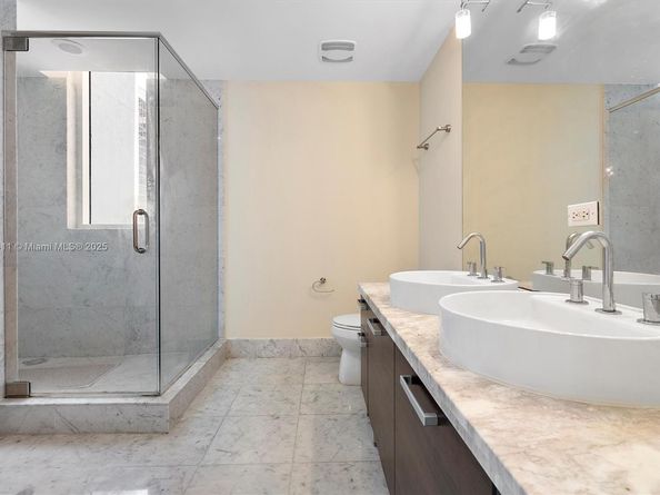 253 NE 2nd St 1803, Miami FL 33132