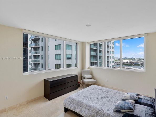 253 NE 2nd St 1803, Miami FL 33132