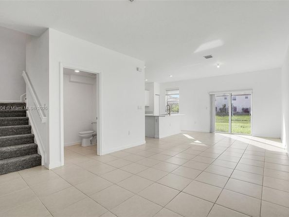 12609 NW 23rd Pl, Miami FL 33167