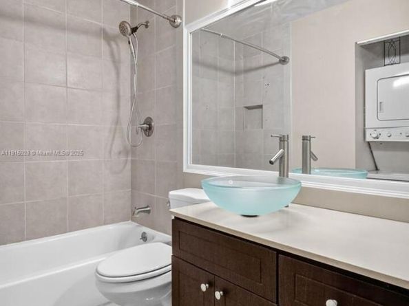 9407 SW 138th Pl 9407, Miami FL 33186