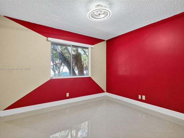 9407 SW 138th Pl 9407, Miami FL 33186