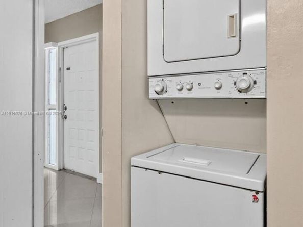 9407 SW 138th Pl 9407, Miami FL 33186