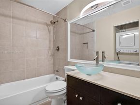 9407 SW 138th Pl 9407, Miami FL 33186