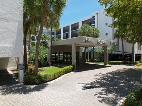 201 178th Dr 423, Sunny Isles Beach FL 33160