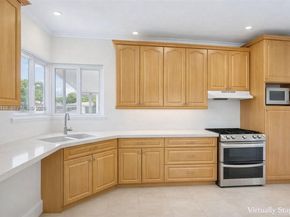 550 NE 173rd St, North Miami Beach FL 33162
