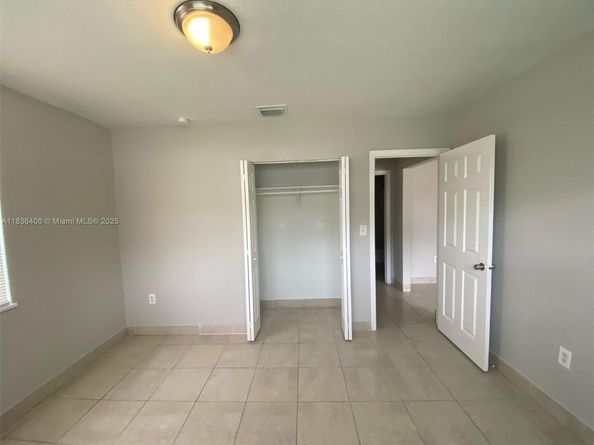 312 SW 2nd Ter, Hallandale Beach FL 33009