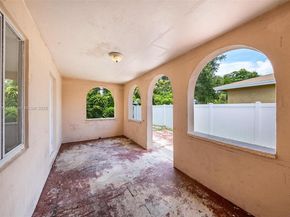 312 SW 2nd Ter, Hallandale Beach FL 33009