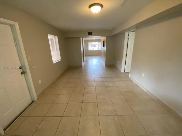 312 SW 2nd Ter, Hallandale Beach FL 33009
