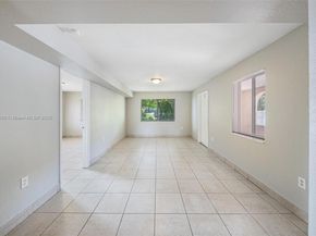 312 SW 2nd Ter, Hallandale Beach FL 33009