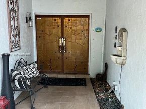 10140 NW 21st Ct, Pembroke Pines FL 33026