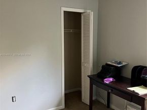 10140 NW 21st Ct, Pembroke Pines FL 33026