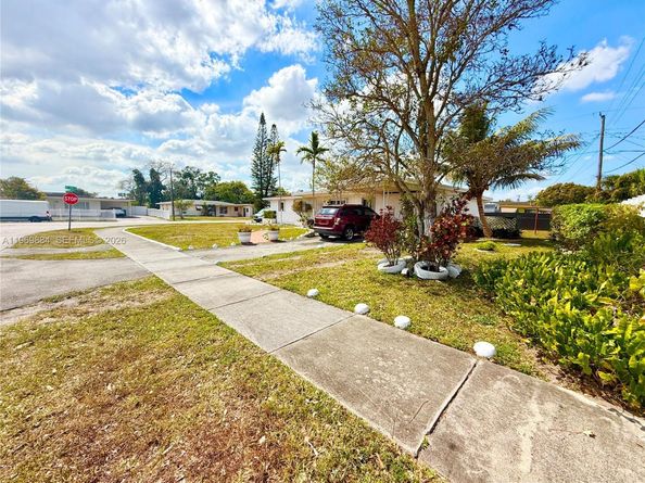 17100 NW 45th Ct, Miami Gardens FL 33055