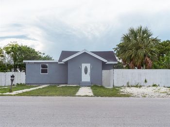 3613 SW 12th Pl