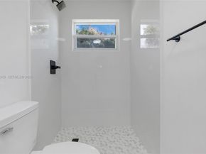 7970 NW 176th St, Hialeah FL 33015