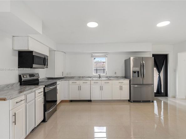 13801 Monroe St, Miami FL 33176