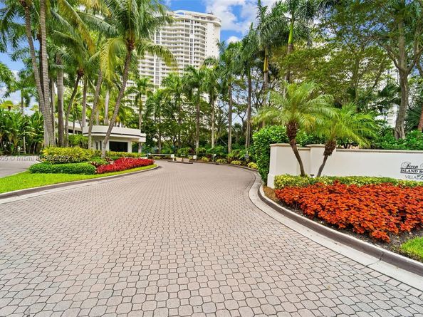 7000 Island Blvd PH02, Aventura FL 33160