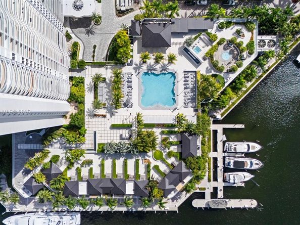 7000 Island Blvd PH02, Aventura FL 33160