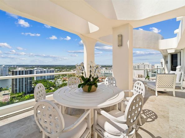 7000 Island Blvd PH02, Aventura FL 33160