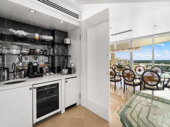 7000 Island Blvd PH02, Aventura FL 33160