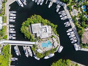 7000 Island Blvd PH02, Aventura FL 33160