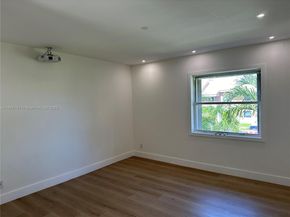 708 SE 3rd Ave Ext 201, Hallandale Beach FL 33009
