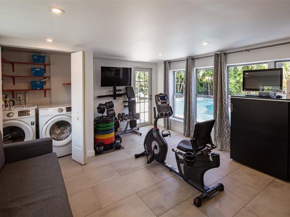 955 Van Buren St, Hollywood FL 33019