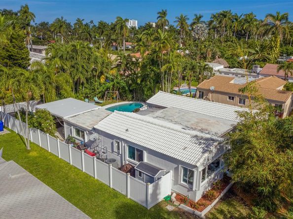 955 Van Buren St, Hollywood FL 33019