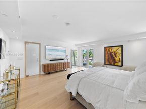 215 Palm Ave, Miami Beach FL 33139