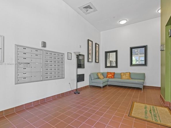 7285 SW 90th St D613, Miami FL 33156