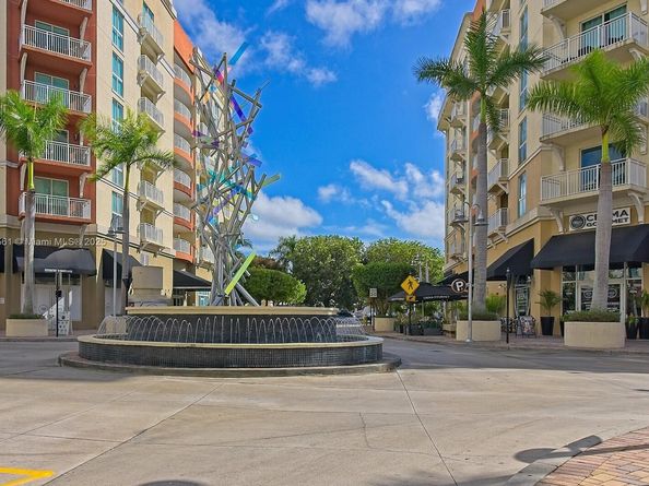 7285 SW 90th St D613, Miami FL 33156