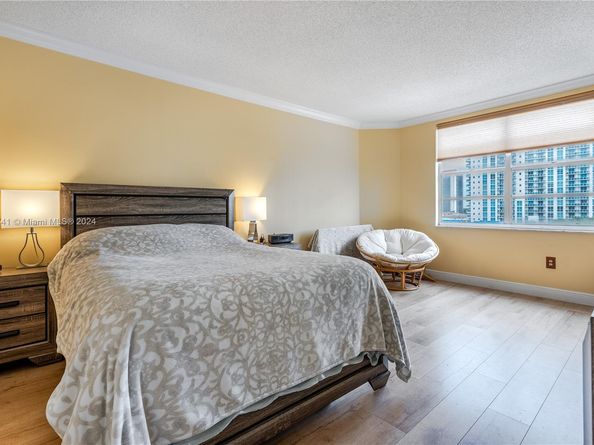 1985 S Ocean Dr 6P, Hallandale Beach FL 33009