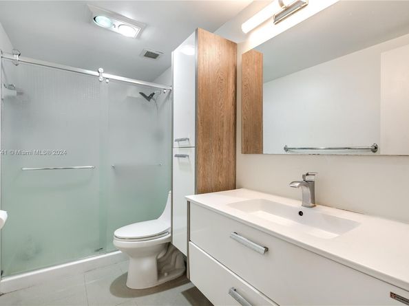 1985 S Ocean Dr 6P, Hallandale Beach FL 33009